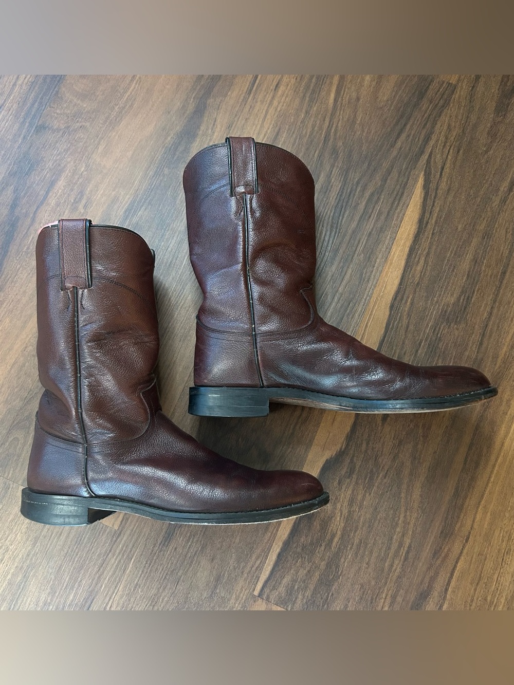Vintage Justin slip on roper Boots Brown/burgundy Leather.